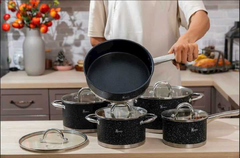 BỘ NỒI CHẢO TỪ 9 ĐÁY VÂN ĐÁ CAO CẤP 5 MÓN AMEY AM990