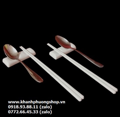 Gác muỗng đũa sứ trắng cao cấp - đồ gác chung muỗng đũa bằng sứ
