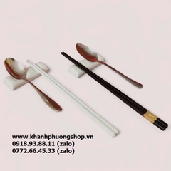 Gác muỗng đũa sứ trắng cao cấp - đồ gác chung muỗng đũa bằng sứ