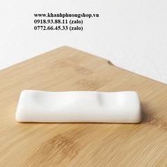 Gác muỗng đũa sứ trắng cao cấp - đồ gác chung muỗng đũa bằng sứ