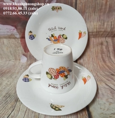 bộ ly sứ uống cà phê kèm dĩa bánh ngọt hoạ tiết rau củ quả siêu xinh