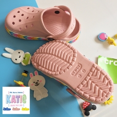 Dép cá sấu Crocs trẻ em DREW màu hồng nhạt