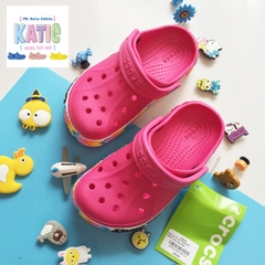 Dép cá sấu Crocs trẻ em DREW màu hồng đậm