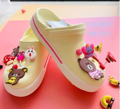 Dép cá sấu Crocs Band 2.5 màu Vàng Nhạt viền Hồng