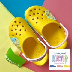 Dép sục cá sấu Crocs cho bé Elsa Anna có ĐÈN màu vàng