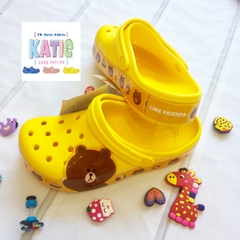 Dép cá sấu Crocs Band gấu Line Friends màu Vàng