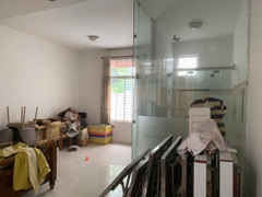 Phòng thờ trang nghiêm trong nhà phố Phường Trấn Biên