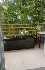 Ban công trước nhà Phường Bửu Long