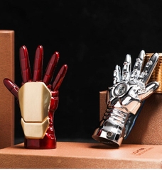 Bật lửa sạc điện bàn tay iron man