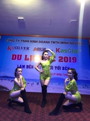 Trang phục vũ đoàn nhảy hiện đại màu xanh
