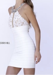 Váy PG thiết kế màu trắng