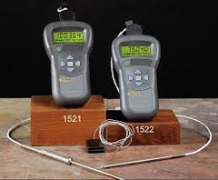 Nhiệt kế chỉ thị hiện số chuẩn