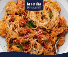 Cà Chua Khô Ngâm Dầu hiệu La Sicilia Sundried Tomatoes With Spices in Oil - Hộp 750g