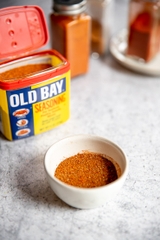 Gia Vị  hải sản Tôm, Cua, gà và thịt Old Bay - McCormick Old Bay Seasoning 170g