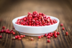 Hạt tiêu hồng sấy khô Pink Peppercorn, Nhập khẩu SPAIN - Gói lẻ 50g