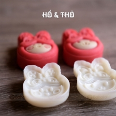Khuôn lò xo trung thu 50g 2 mặt thỏ và hổ