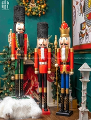 TƯỢNG CHÚ LÍNH CHÌ - NUTCRACKER 1M5 JAVALIN