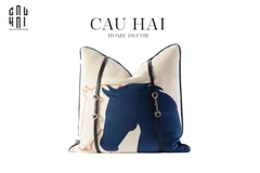 VỎ GỐI SOFA NHUNG HOẠ TIẾT DA EQUESTRIAN CHARM - MIDNIGHT RIDER