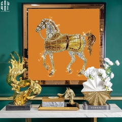 TRANH CANVAS TREO TƯỜNG SHINING H CHEVAL BLING BLING 94X94 CM - KHUNG GỖ VIỀN KÍNH