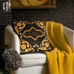 VỎ GỐI NHUNG LUXURY LEGACY OF ETERNITY 45.