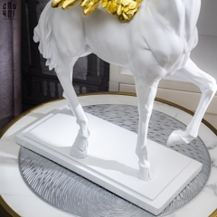 TƯỢNG SUPER WHITE HORSE