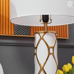 ĐÈN BÀN IRIS WHITE - IRIS WHITE SIDE TABLE LAMP