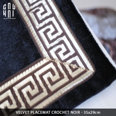 VELVET PLACEMAT CROCHET NOIR