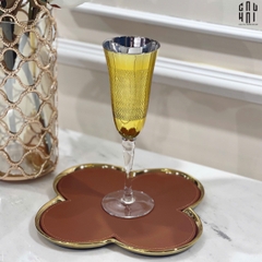 SET 2 ĐĨA SỨ BỌC DA LOUIS. V FLEUR DE MONOGRAM - GOLD VERSION