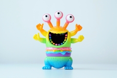 Robin Tang - Rainbow Burger Hosuke