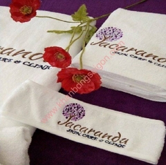 Khăn tắm Spa màu trắng cao cấp thêu logo (Mẫu 5)