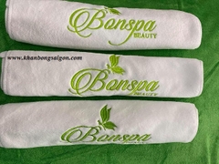 Khăn spa Mầu trắng thêu logo (Mẫu 2)