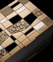 Kilian Woman In Gold With Clutch