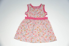 Váy hồng cắt eo