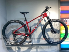 TREK MARLIN 8 2023