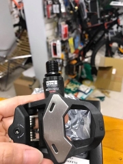 Pedal Look Keo 2 Max Carbon kèm cá chống trượt (Made in France)