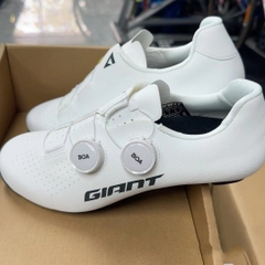 Giày đạp xe GIANT Starlight CF - Đế Carbon, 2 nút điều chỉnh BOA L6
