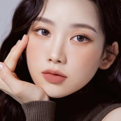 Kính áp tròng 6 tháng màu Mute Gray, Lens Xám Trầm Chính Hãng