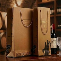 Túi Giấy Kraft Đựng Rượu Vang Ép Nhũ Vàng 
