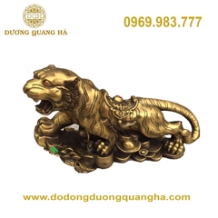 Hổ đúc bằng đồng vàng