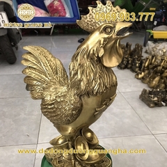 Gà đúc bằng đồng vàng