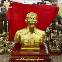 Tượng Bác Hồ Bán Thân