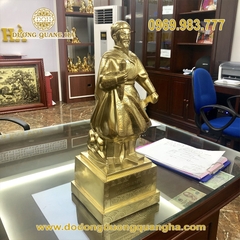 Tượng Đồng Trần Hưng Đạo