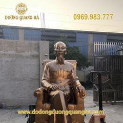 Tượng Bác Hồ Ngồi Ghế Cao 2m