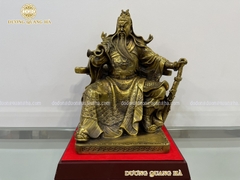 TƯỢNG QUAN CÔNG NGỒI ĐỌC SÁCH CAO BẰNG ĐỒNG VÀNG