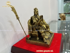 TƯỢNG QUAN CÔNG NGỒI ĐỌC SÁCH NHỎ CHẤT LIỆU ĐỒNG VÀNG