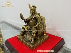 TƯỢNG QUAN CÔNG NGỒI ĐỌC SÁCH NHỎ CHẤT LIỆU ĐỒNG VÀNG