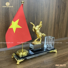 Ống Cắm Bút Mã Phi Thiên 1 Cờ