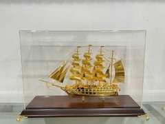 Thuyền buồm mô hình mạ vàng 24k  Kt: 50 x 34cm