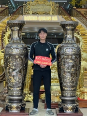 Lộc bình đồng đỏ khảm ngũ sắc