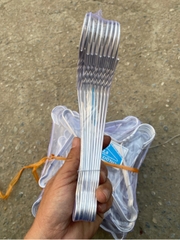 Móc nhôm trẻ nhỡ